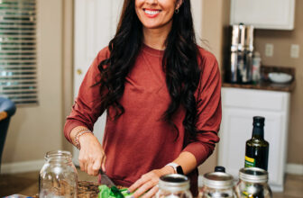 make a Mason Jar Salad